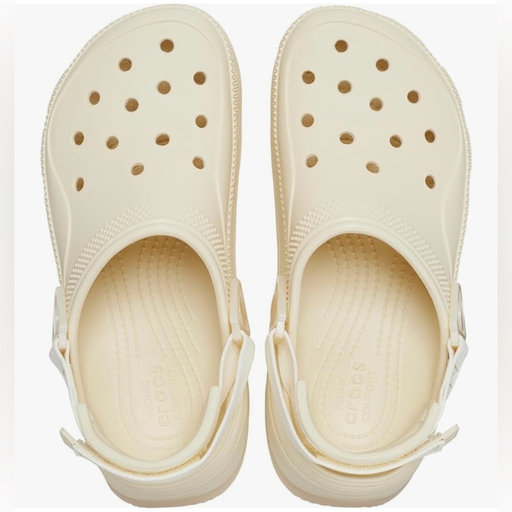 Crocs Unisex-Adult Classic Hiker Escape Clogs M5/W7 New w tag Color: Vanilla